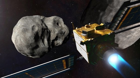 미국항공우주국(NASA)이 소행성 궤적 변경을 위해 26일 실시하는 우주선 충돌 실험의 예상도. 출처=나사 홈페이지.