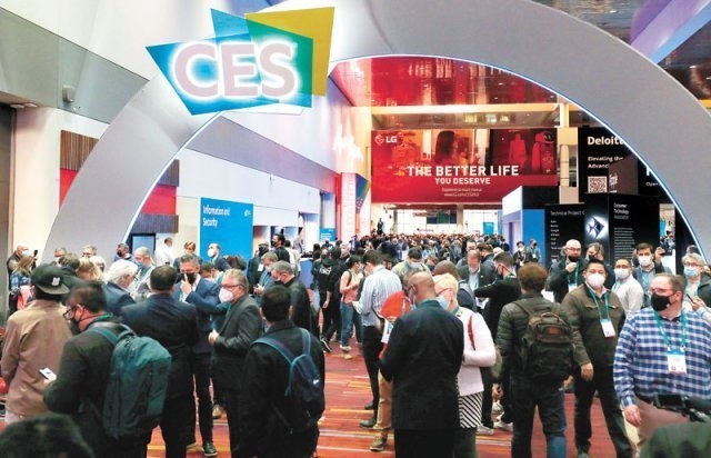 내년 1월 미국 라스베이거스에서 열리는 ‘CES 2023’에 10만 명의 관람객이 다녀갈 것으로 전망되고 있다. 사진은 올해 1월 열렸던 ‘CES 2022’ 현장. .연합뉴스.