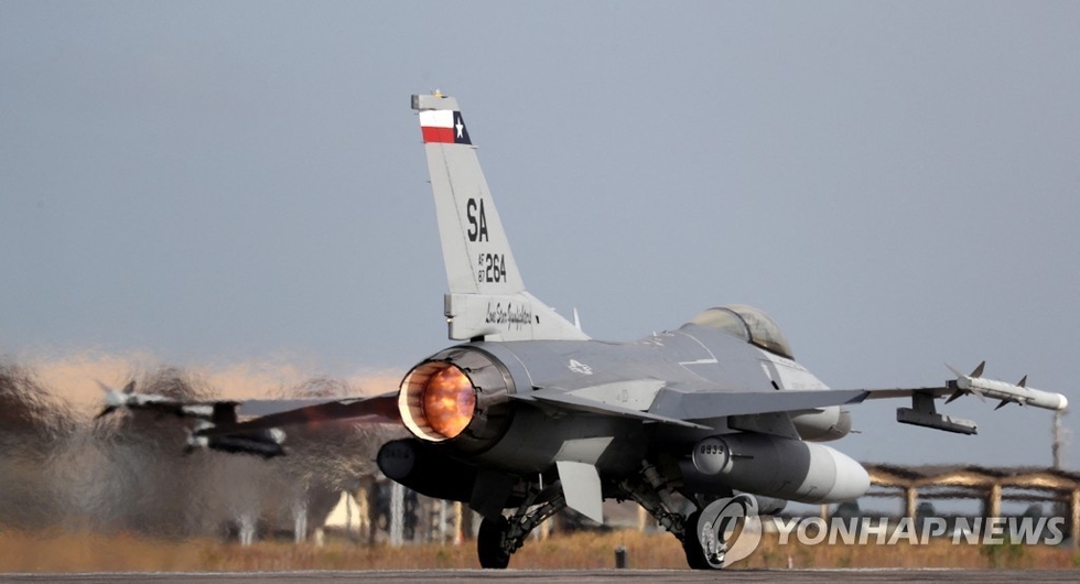 <strong>우크라이나 전쟁의 키를 쥐고 있는 제공권 싸움에서 서방은 미국 F-16 전투기 지원카드를 고려하고 있는 것으로 나타났다. /연합뉴스</strong>