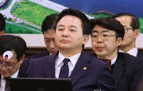 원희룡 국토교통부 장관은 최근 대한항공 마일리지 개편안에 대한 비판입장을 내놓으며 시민들로부터 '사이다'라는 평가를 받고 있다. /연합뉴스.
