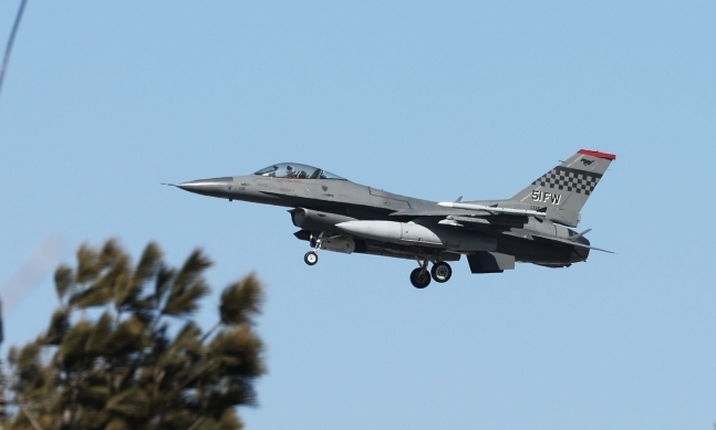 <em>미 국무부는 F-16 전투기에 탑재가능한 공대지미사일이 대만수출이 가능하도록 승인했다../연합뉴스</em>