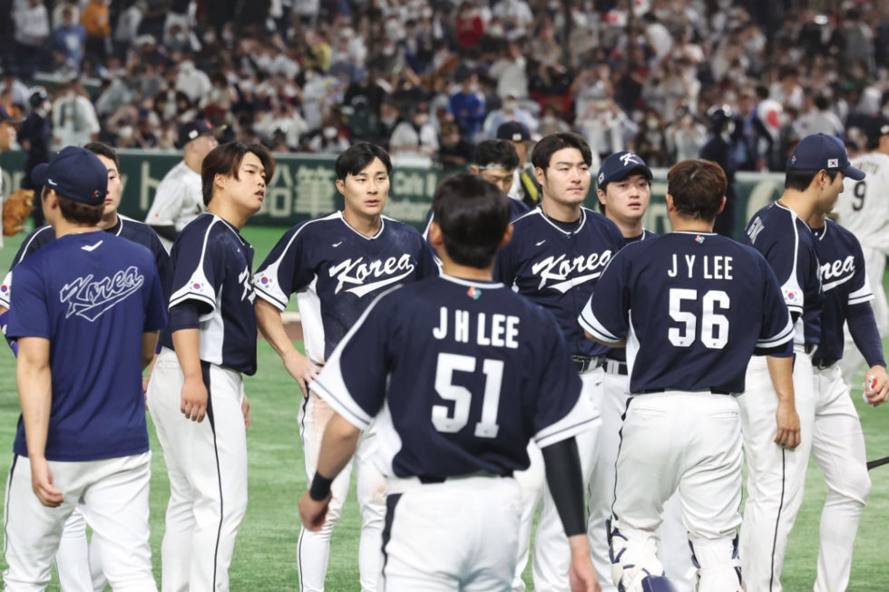 2023 월드베이스볼클래식(WBC) B조 본선 1라운드 한국과 일본의 경기가 한국의 4대13 대패 끝났다. 경기를 마친 한국 선수들의 모습. /연합뉴스