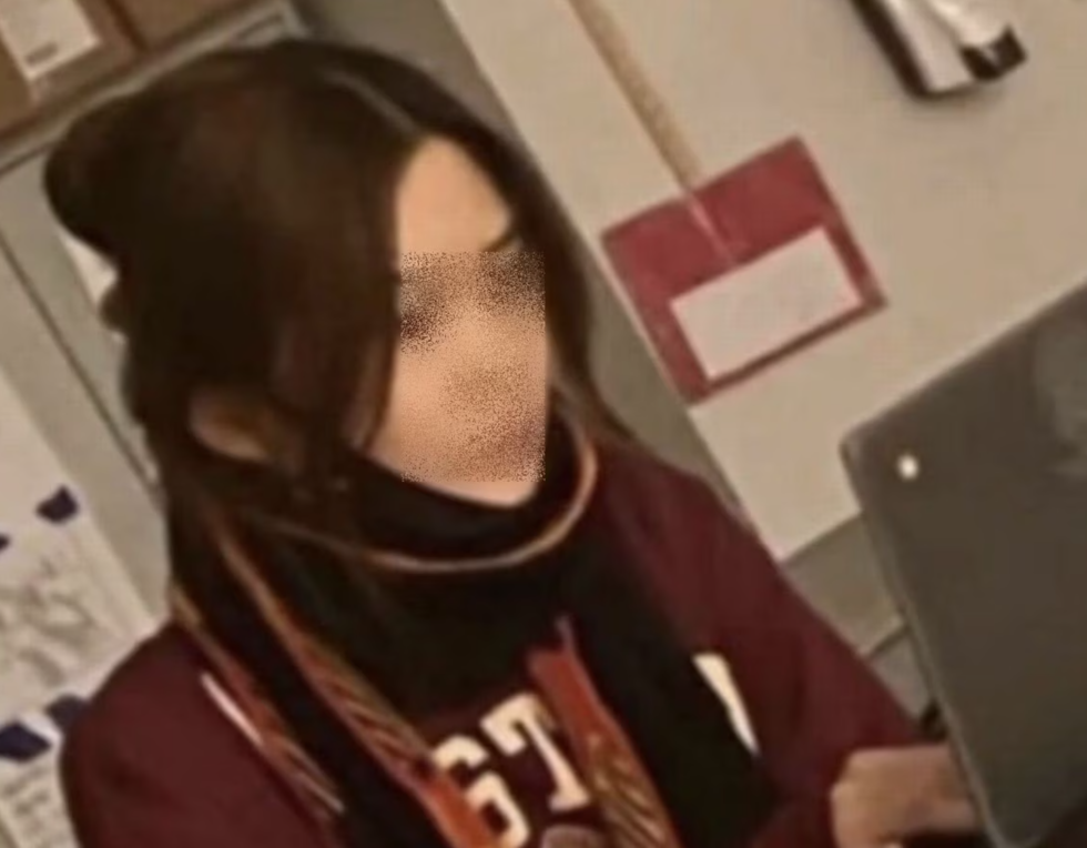 지난 1월 공문서위조 혐의로 검찰에 기소된 한인 여성 신모(29)씨. 가짜 출생증명서를 제출해 뉴저지주의 한 고등학교에 입학해 학생 행세를 한 혐의를 받는다. /더 미러