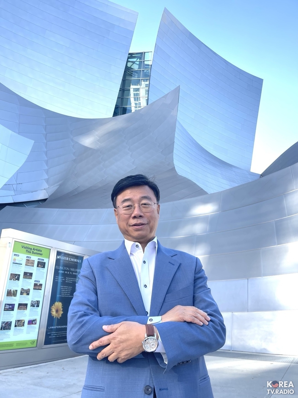 한미동맹 70주년, 성남시 승격 50주년 기념 LA 월트디즈니홀에서 열린 ‘평화음악회’에 참석한 신상진 성남시장이 글로벌 경쟁력을 갖춘 관내 기업들의 미국 진출에 적극 앞장서고 있다. 출처=KTR 