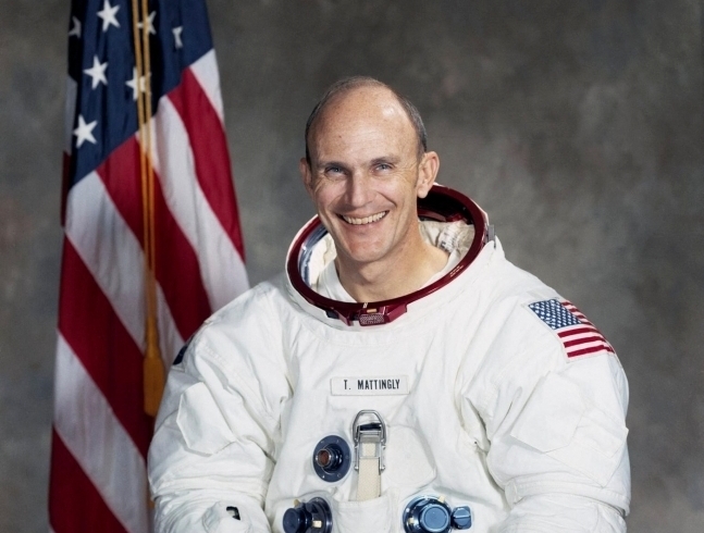 1970년 산소 탱크 폭발로 위기에 놓인 아폴로 13호를 지구로 무사히 복귀시킨 NASA 우주비행사 토마스 매팅리가 지난달 31일 세상을 떠났다고 우주항공국(NASA)은 전했다/연합뉴스