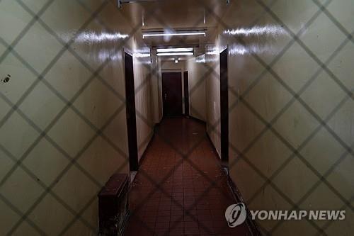 이민당국의 단속대상이 됐던 뉴욕시 브롱크스의 한 아파트.