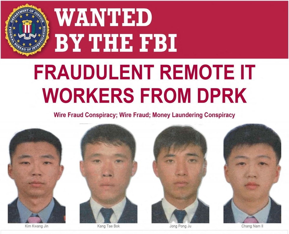 FBI가 신원공개한 북한 코인털이범 신상.