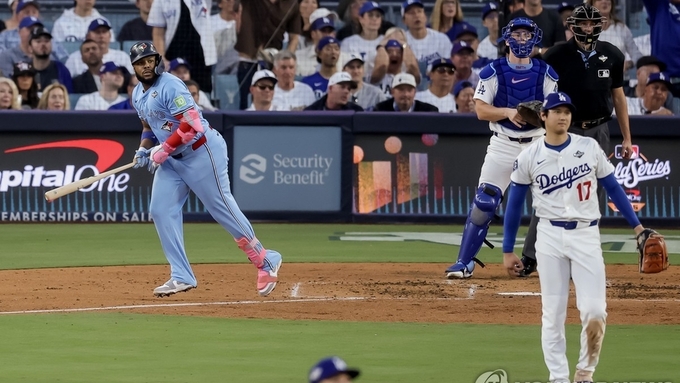 'WS 18이닝 혈투' 다음 날 승자는 토론토…시리즈 2승 2패