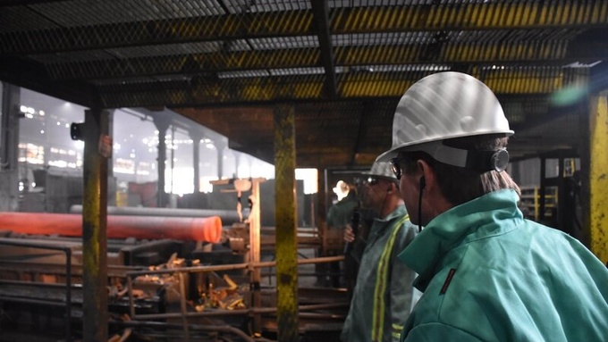 캘리포니아 주지사 선거 혼전 — 스왈웰 선두 부상, 6월 경선 향해 달려