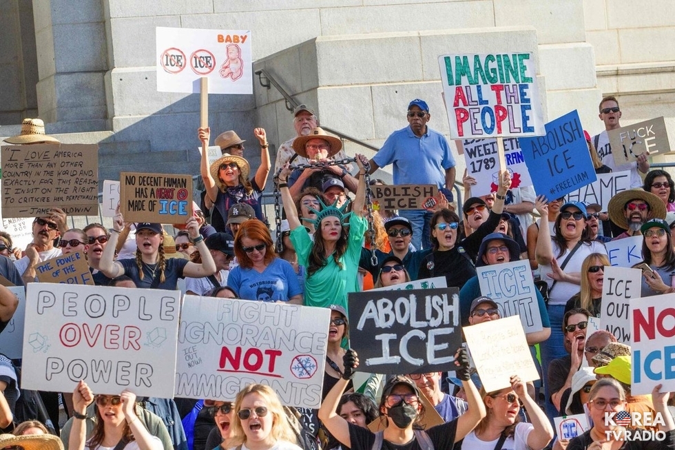 한국 방문 계획 재검토