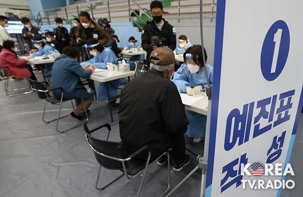 “코로나 완만한 증가세 지속…사망자 94%가 60세 이상”