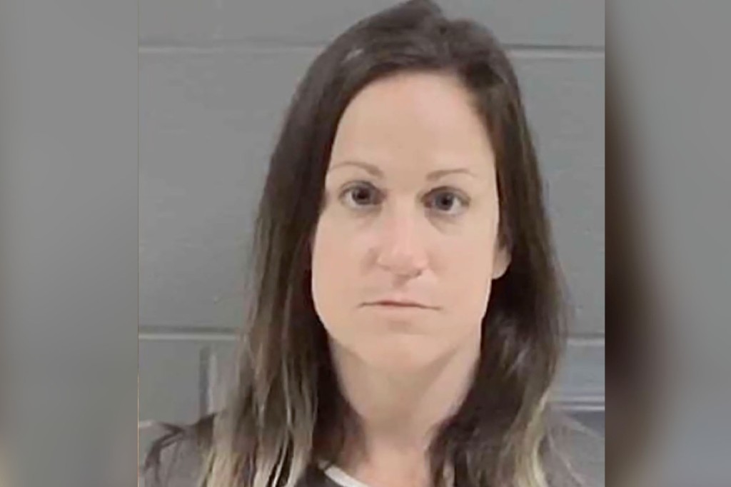신시아 퍼킨스(Cynthia Perkins)는 자신의 성범죄 대부분을 시인했다. (Livingston Parish Sheriff's Office)